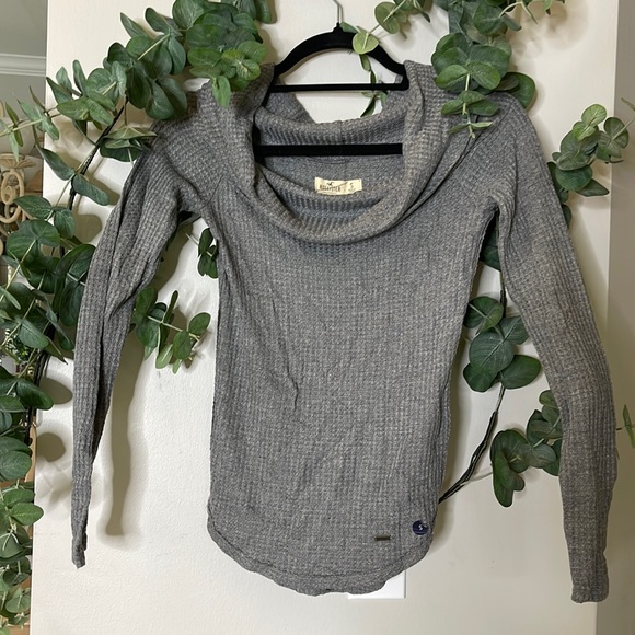 Hollister grey lightweight size Small cowl neck sweater. - Picture 1 of 3